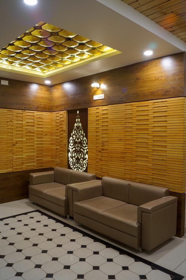 Hotel Midtown Vadodara Exterior photo